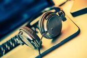Headphones & Audio Equipment Headphones & Audio Equipment